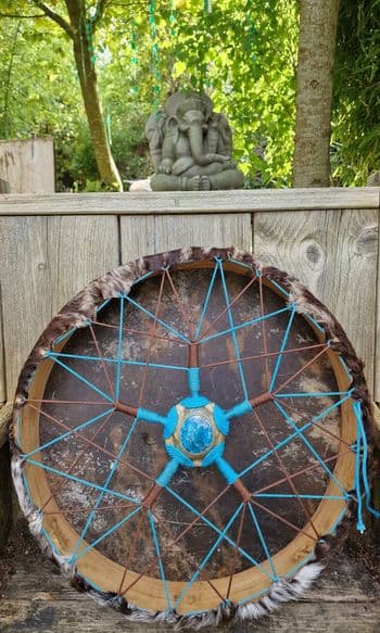 Sjamanendrum 45 cm Koe op Moerbei en Blauwe Apatiet - 4